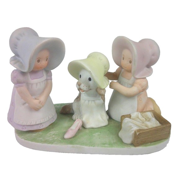 Homco Be Happy Circle of Friends Porcelain Figurine by Masterpiece 1994 Vintage - Picture 1 of 5